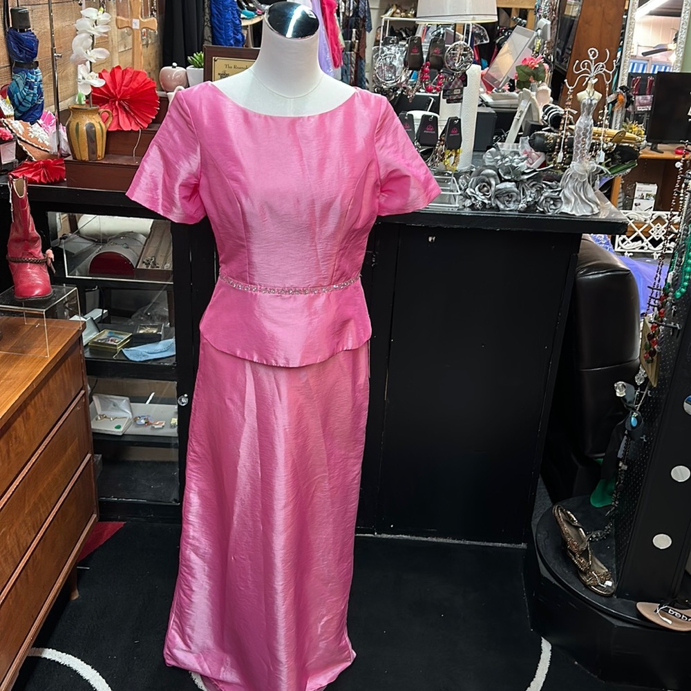 Landa sz 10 long pink formal dress with sleeves